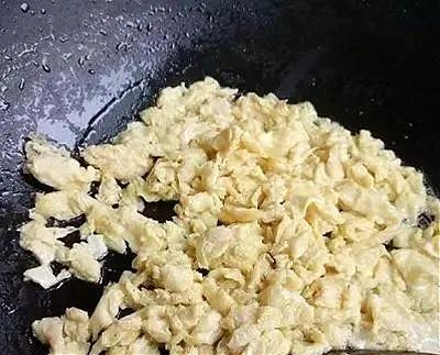 【潜山特色美食】春天素食美味-官庄豆皮卷菠菜蘸酱吃 图5