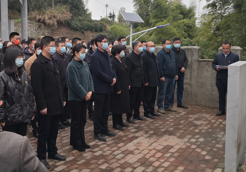 黄铺镇关工委组织开展清明祭扫活动 图1