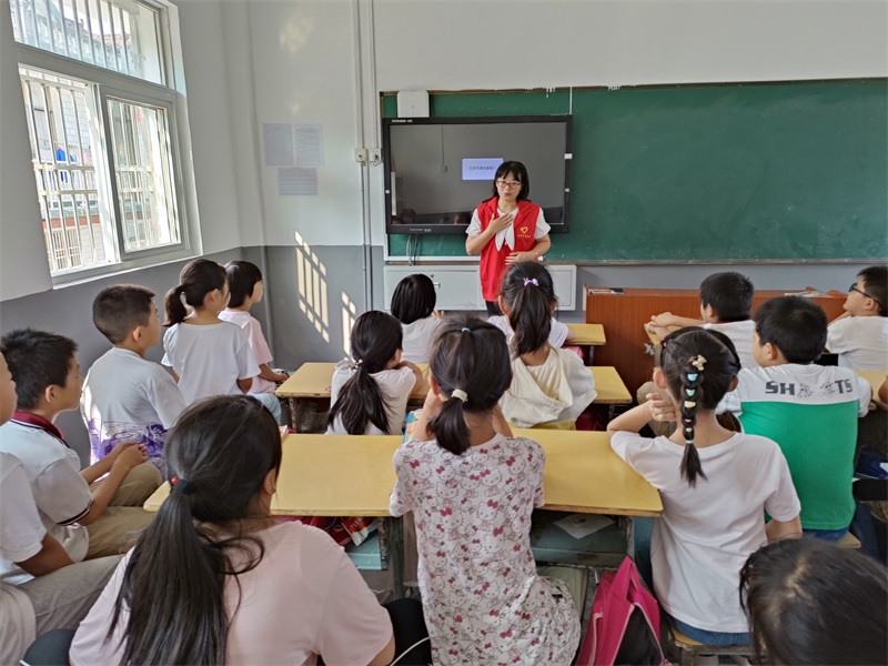 龙潭乡:社工服务进校园_公益课堂暖人心 图1