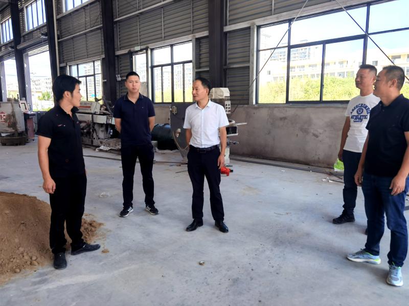张文胜深入企业和工程现场开展走访督导 图1