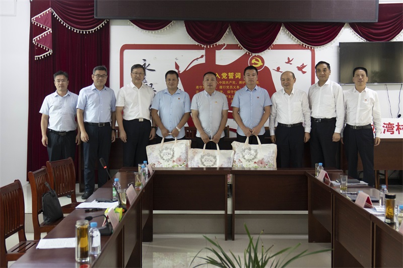 江汽集团来潜开展结对帮扶和乡村振兴调研 图2