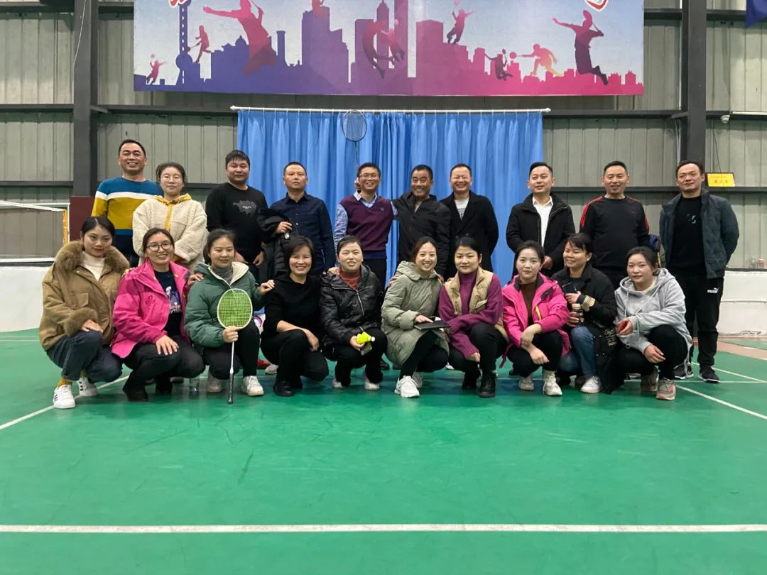 中合产业园第一届趣味羽毛球比赛圆满完成 图9