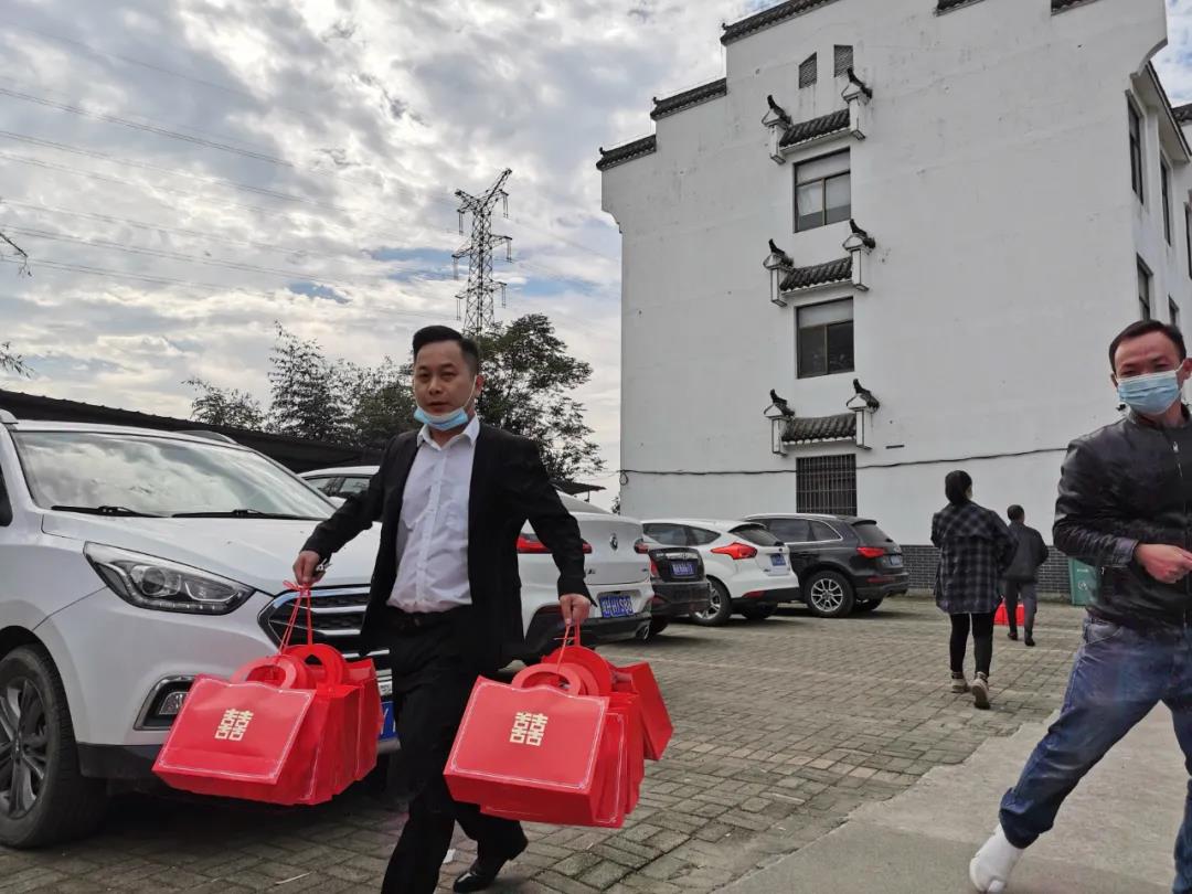 爱在重阳节情暖老人心 图5